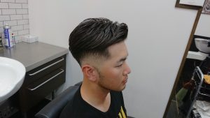 Men S海外の髪型フェードカットとは 仕事でもプライベートでも できる男 を Barber Shop Fourseason